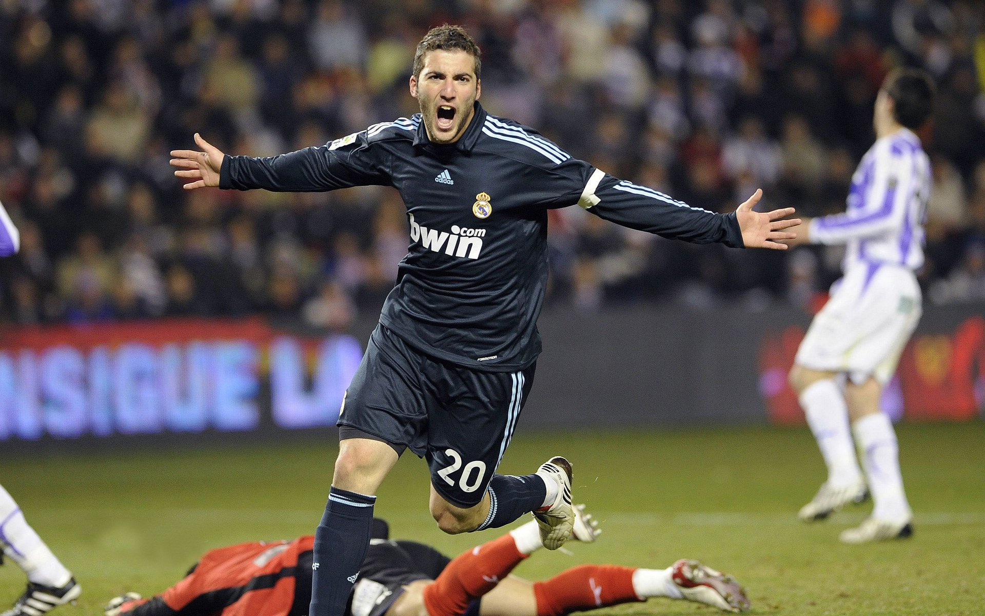 亚冠联赛中国青年队逆袭 球员评分成为焦点，亚冠都上青年队