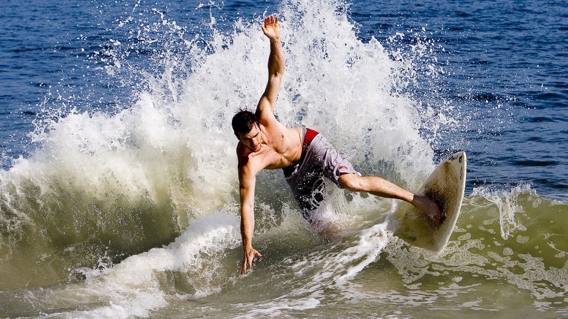 国家队防守体系漏洞频繁，防守反击国家队